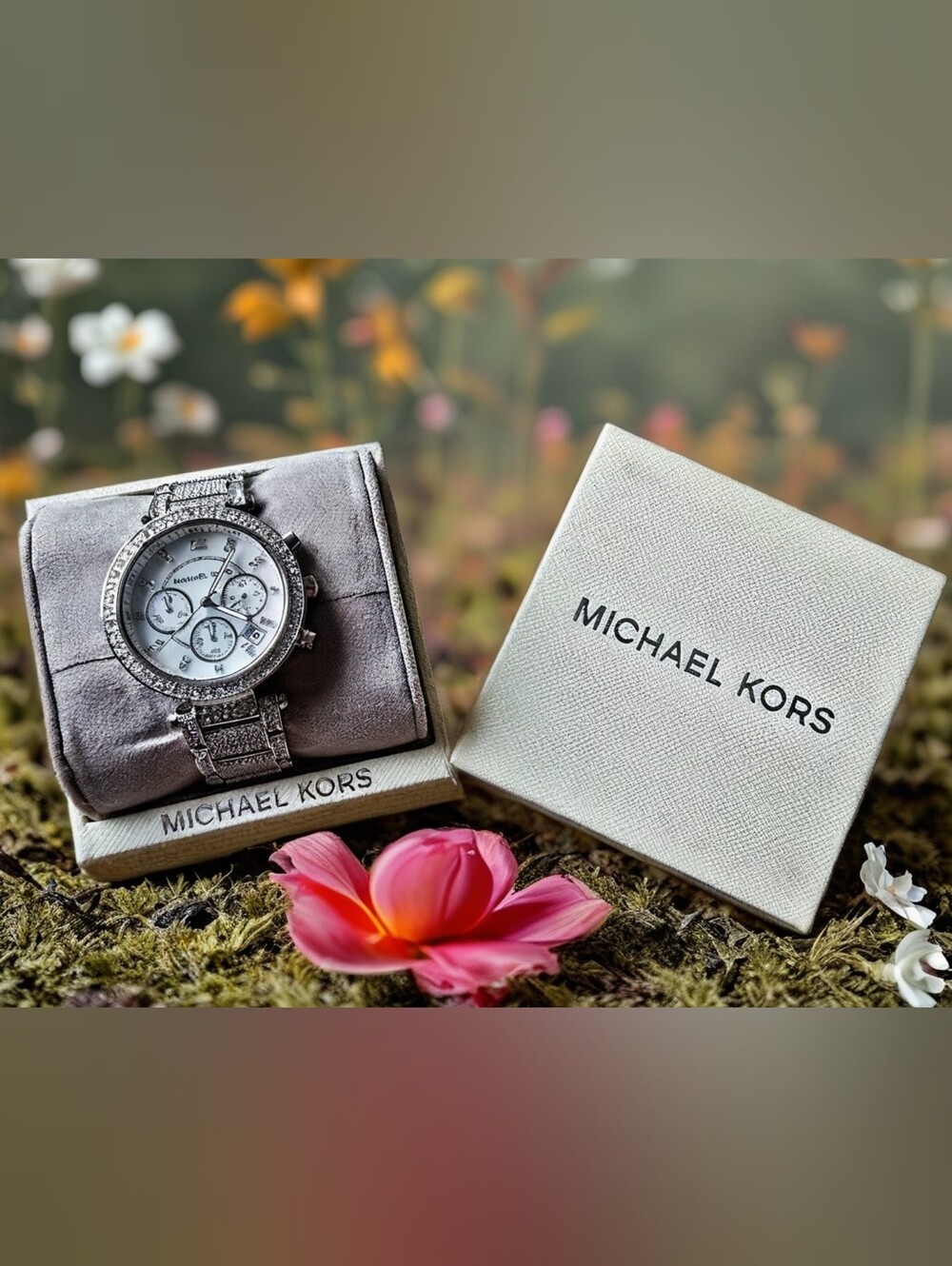 Michael Kors Parker MK5572 Silver Crystal Chronograph Women's Watch - NWT